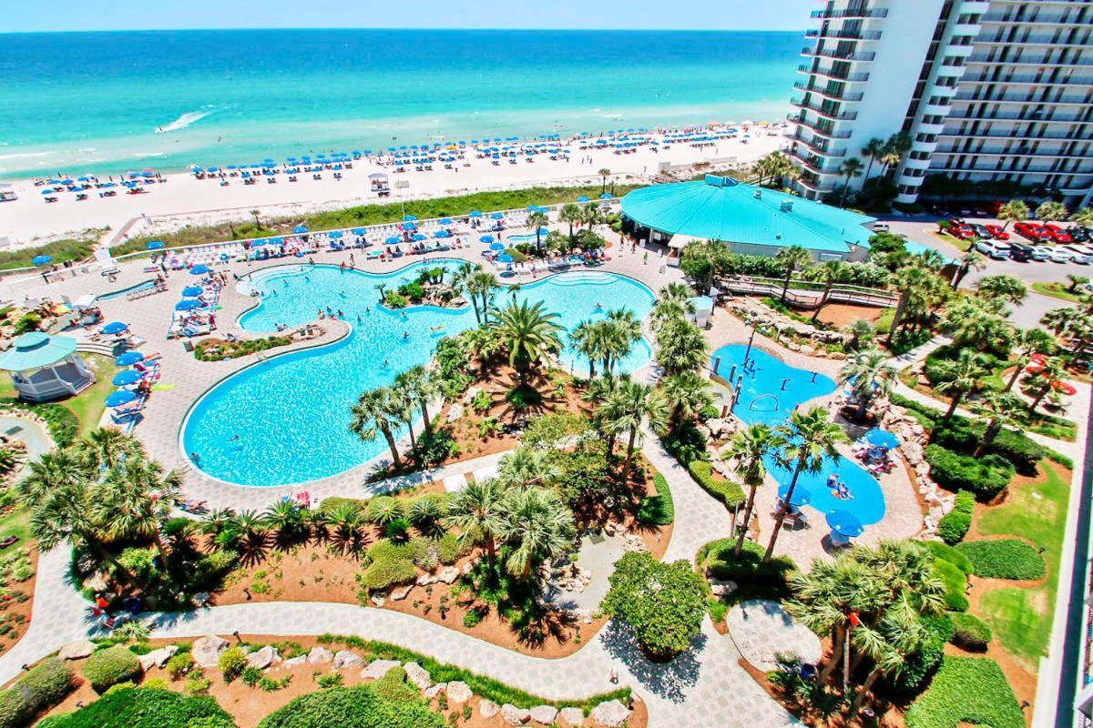 Edgewater & Golf Villa! Steps To The Beach! Villa