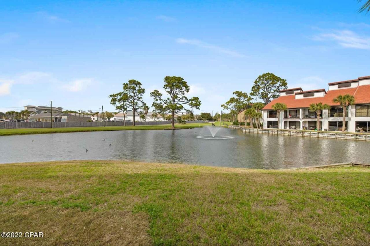 Edgewater & Golf Villa! Steps To The Beach! Villa